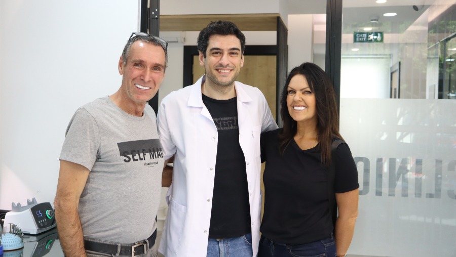 Happy patients with the doctor at Dentatur in Turkey